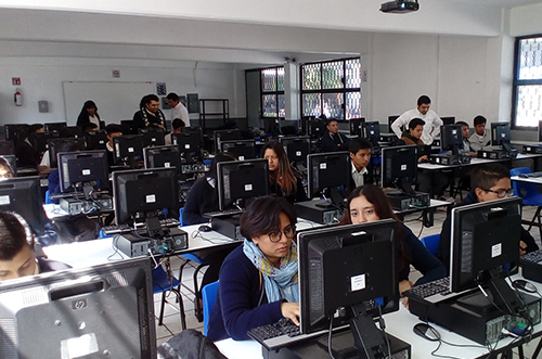 Foto 3 del taller Linux en CETis 3